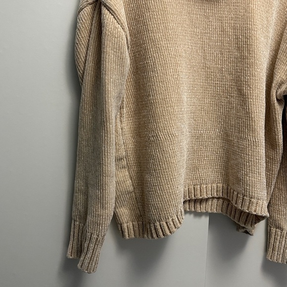 Forever 21 turtle neck sweater - Picture 2 of 5